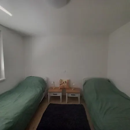 Dina * Peroj